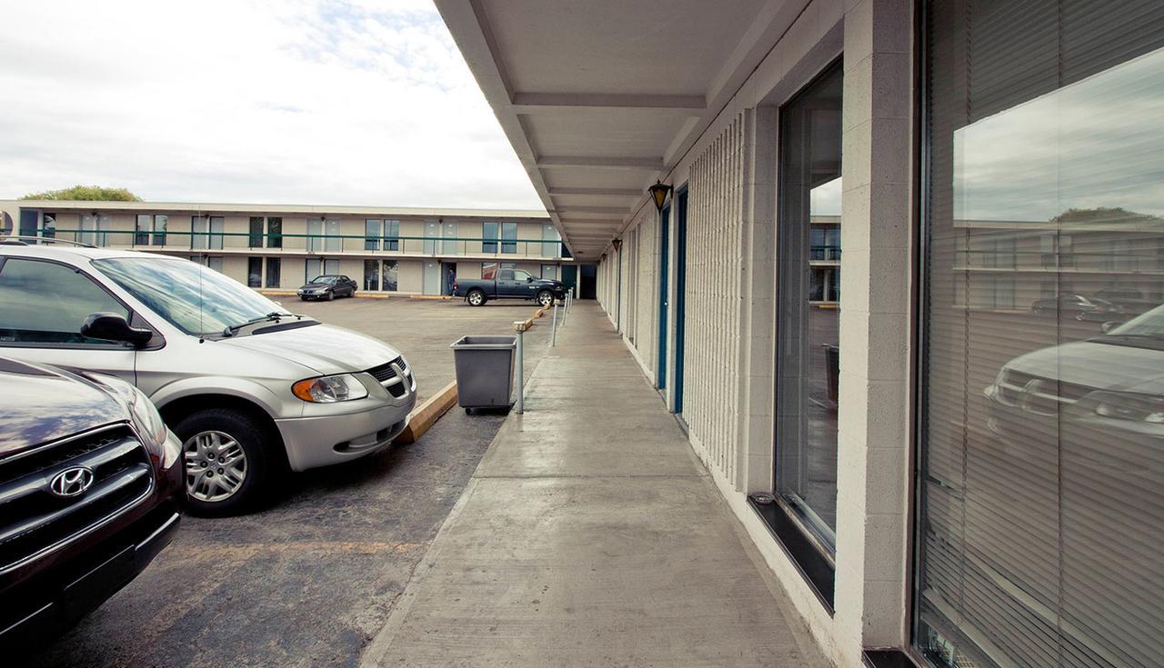 Aladdin Motel เอ็ดมอนตัน ภายนอก รูปภาพ